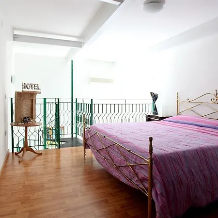 Dormidame نابولي